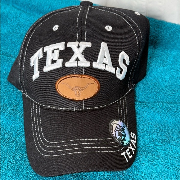 NWOT Texas Longhorns Black Baseball Cap Hook & Loop Adjustable Back Strap - Picture 1 of 6